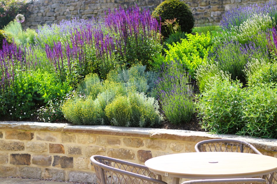 https://harrogategardendesign.co.uk/wp-content/uploads/2025/08/Huby-Website-5.jpg